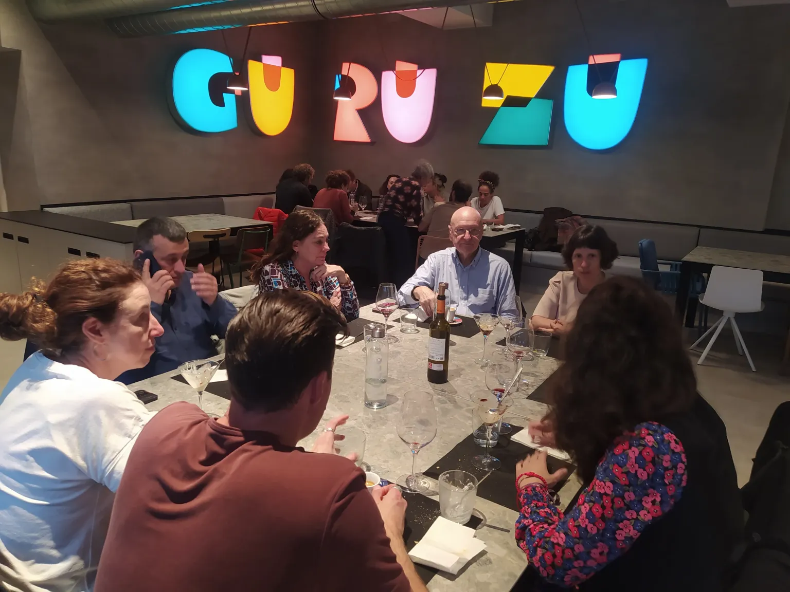 Comida grupo motor en Guruzu