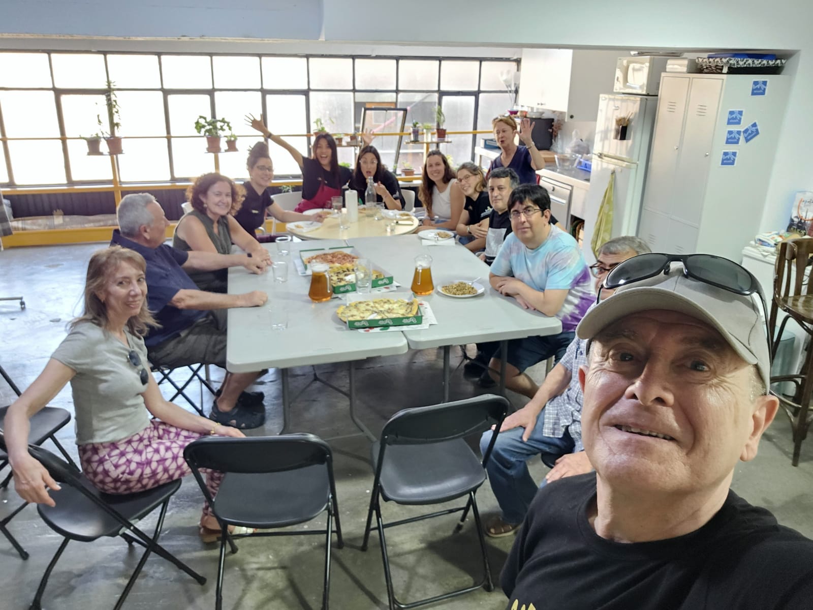 Comida equipo de Merkatruke y Grupo motor de Zazpi Fundación Comunitaria
